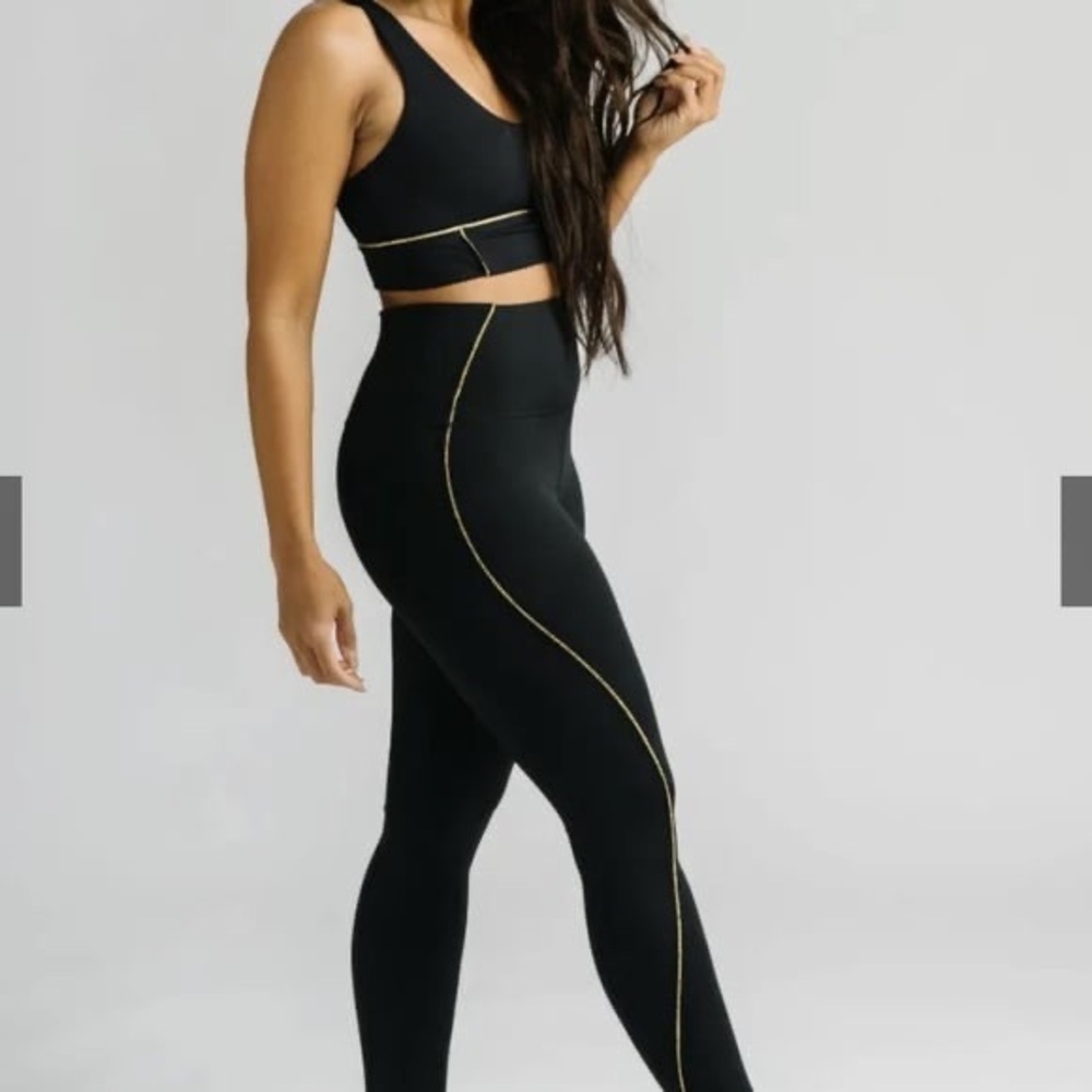 Zyia Active Black Gilded Light n Tight 24” Size 6/8